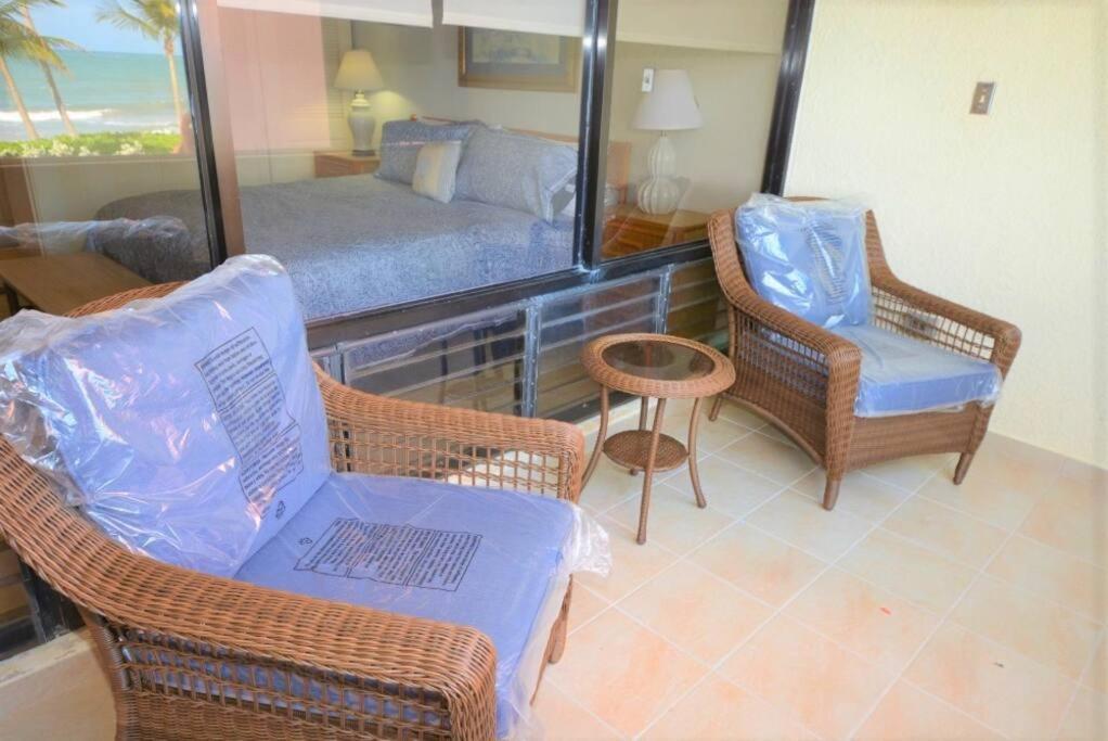 Beachfront Getaway For Two! 우마카오 외부 사진