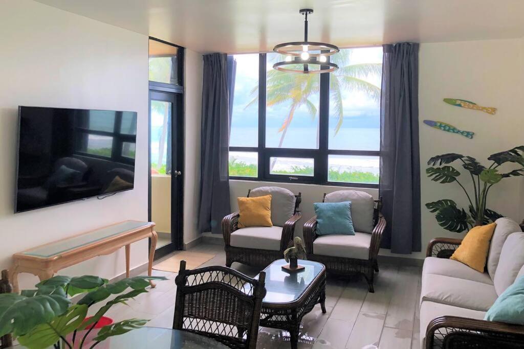 Beachfront Getaway For Two! 우마카오 외부 사진