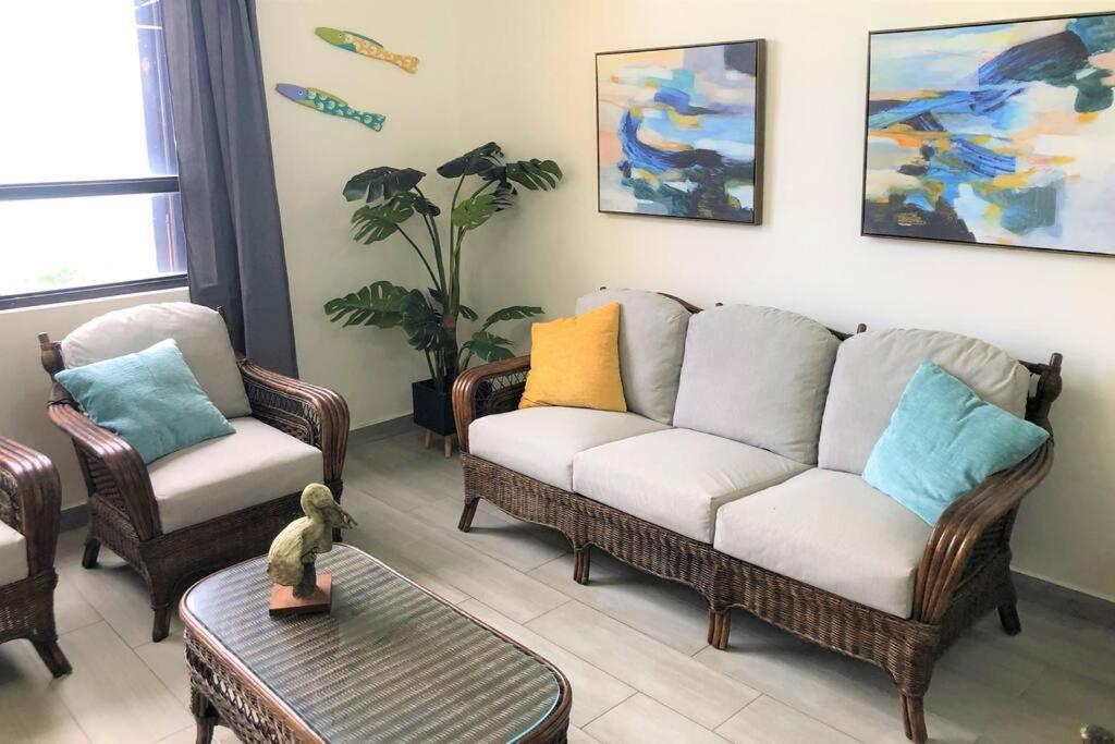Beachfront Getaway For Two! 우마카오 외부 사진