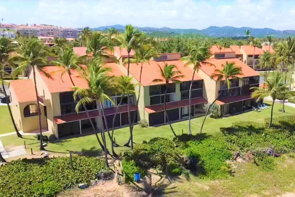 Beachfront Getaway For Two! 우마카오 외부 사진